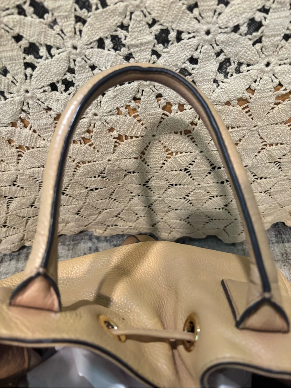 Women’s Tassel Drawstring Satchel Bag in Tan - Stylish Everyday Handbag